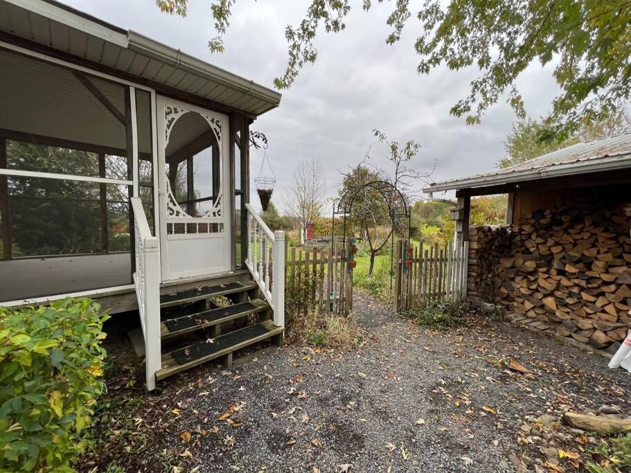 Country Cottage Penn Yan Bagian luar foto